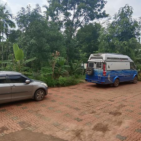 Kalidasa Tree House And Villa, Wayanad Chegāt エクステリア 写真